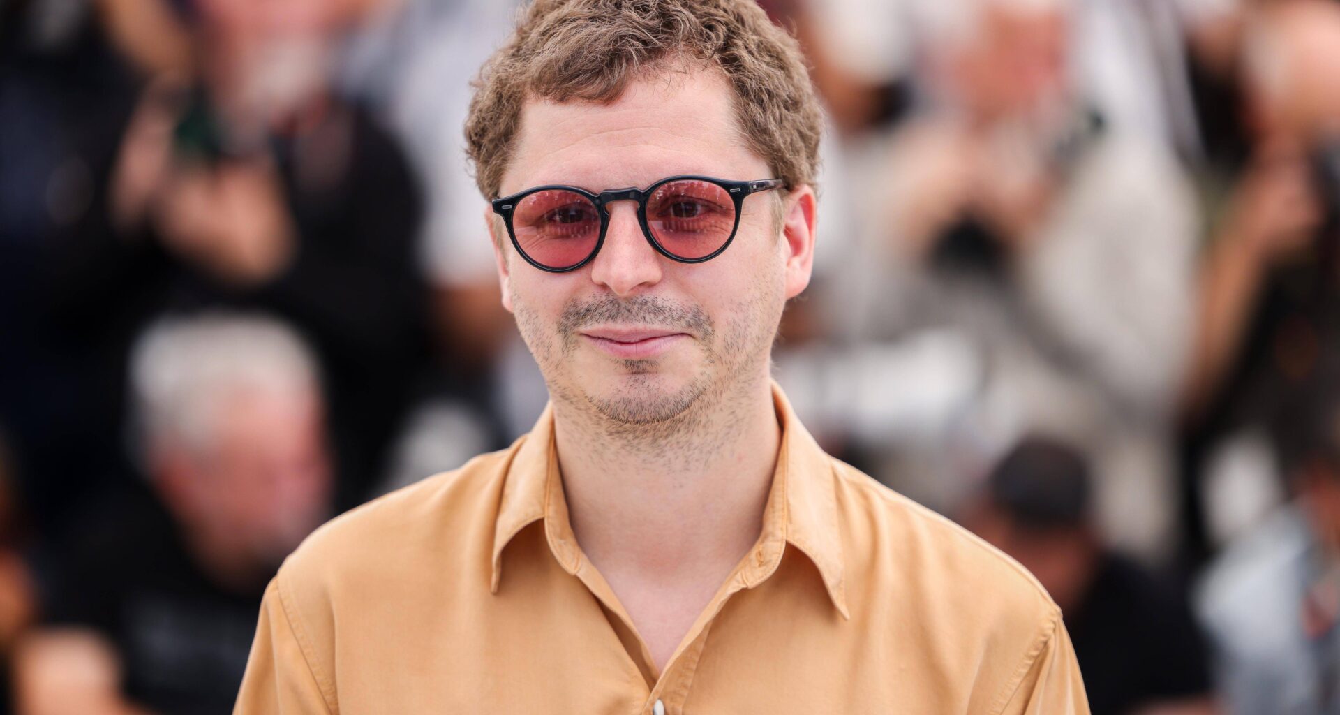 78e Festival de Cannes: "C’est un cadeau offert par Wes Anderson", Michael Cera à l’affiche de "The Phoenician Scheme" se confie sur sa première collaboration avec le réalisateur