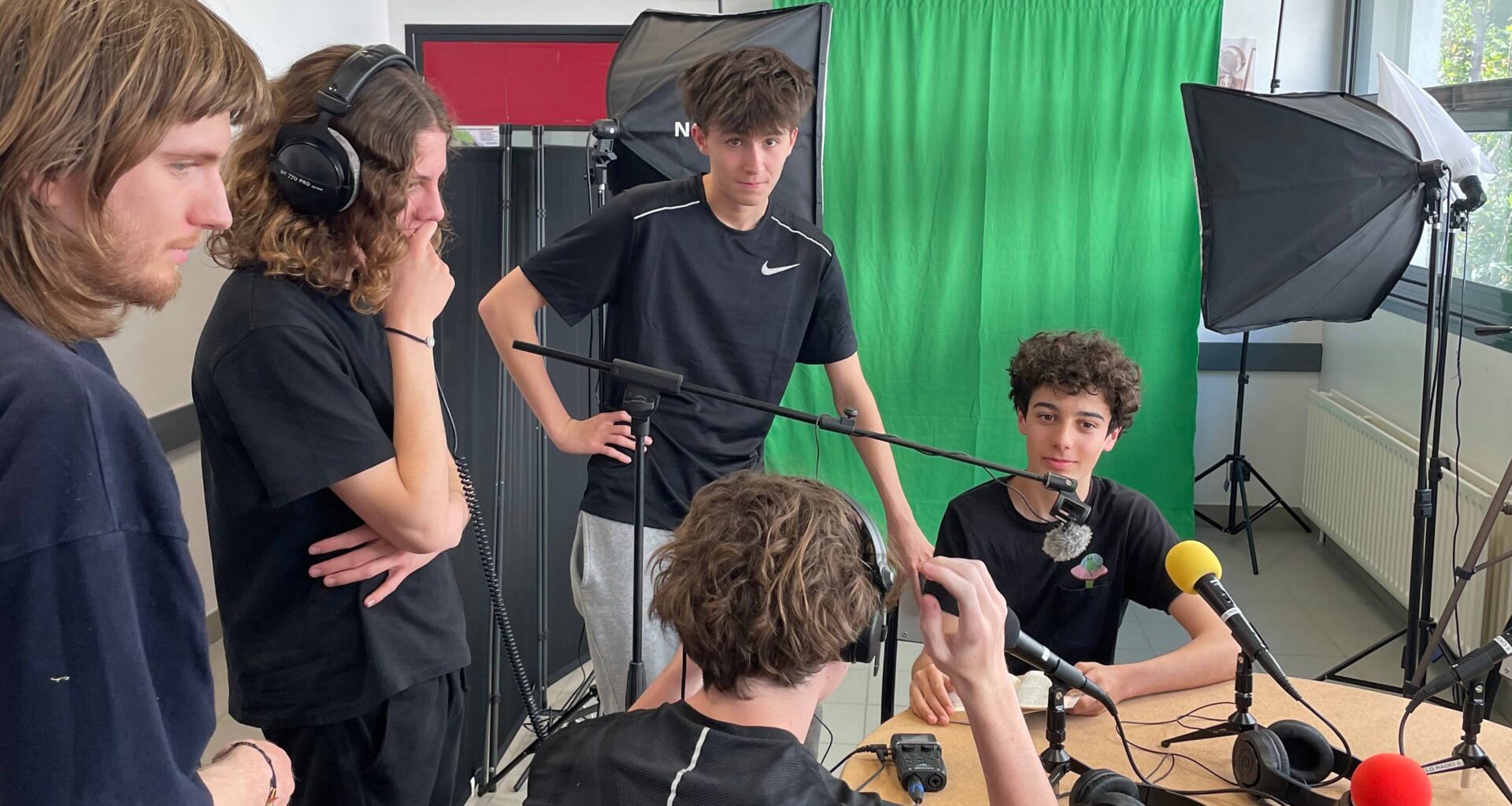 A Ollioules, ces collégiens de La Cordeille "réinventent le monde" avec un podcast engagé