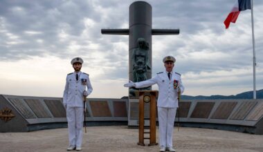A Toulon, le capitaine de frégate Owen devient le tout premier commandant du sous-marin nucléaire d’attaque De Grasse