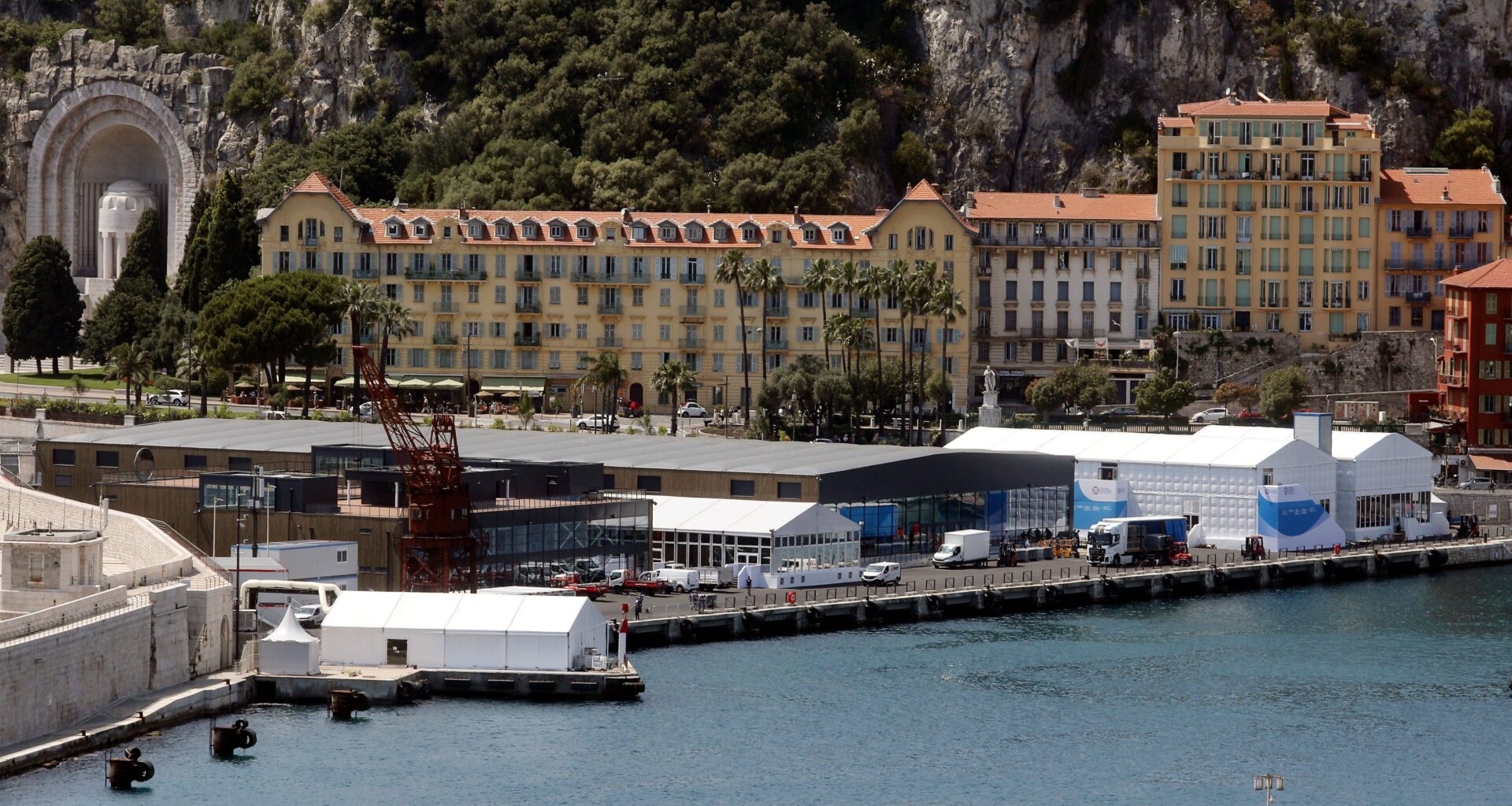 "Il y aura du bleu partout": Terre, air, mer... le sommet de la Conférence des Nations unies sur l’océan sous haute surveillance à Nice
