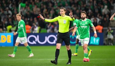 Francois LETEXIER referee during the Ligue 1 MCDonald's match between ASSE and Lyon on April 20, 2025 at Stade Geoffroy-Guichard in Saint-Etienne, France. (Photo by Philippe Lecoeur/FEP/Icon Sport) - Photo by Icon Sport
