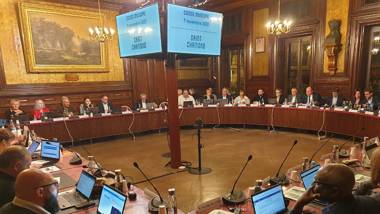Saint-Chamond : Isabelle Surply ajoute encore une couche à ses premières accusations