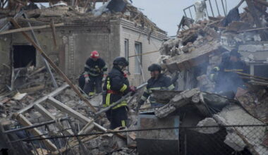 au moins douze morts en Ukraine après des frappes russes – Libération