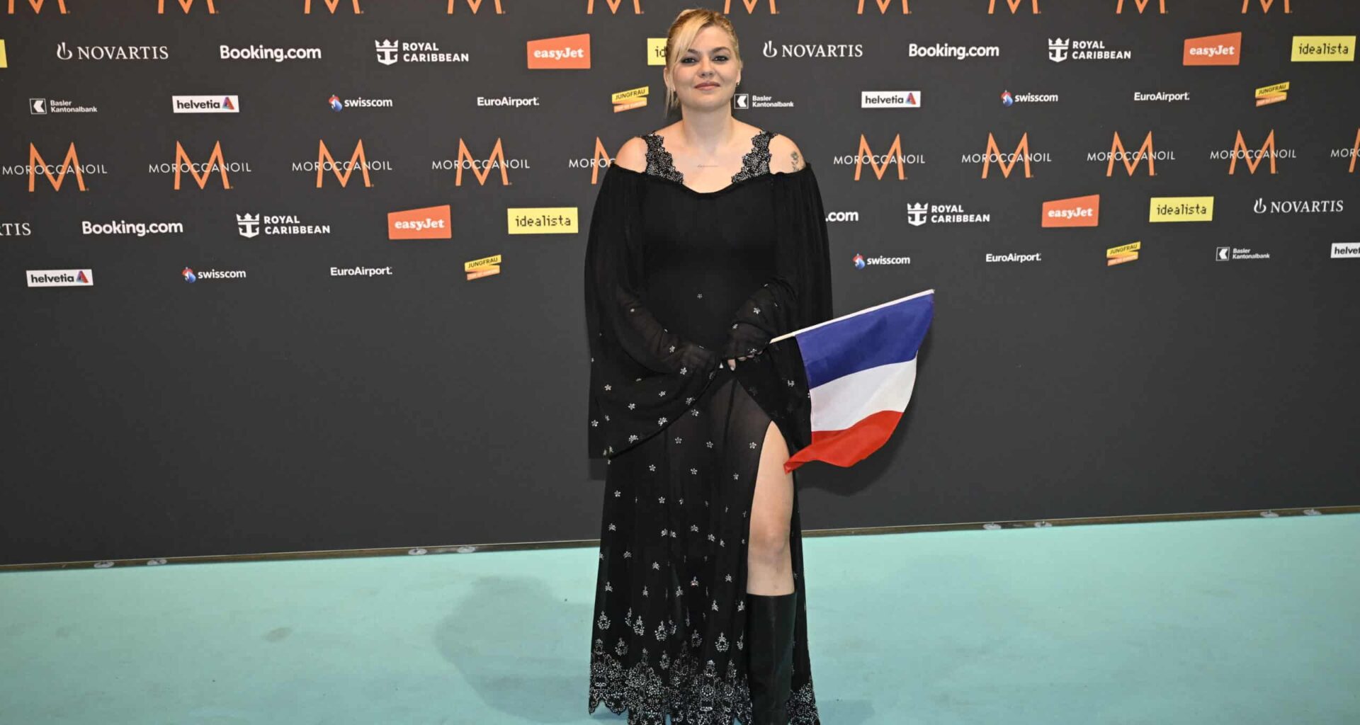 Eurovision 2025 : Esmée sur les traces de sa mère Louane, elle "écrit déjà des chansons"