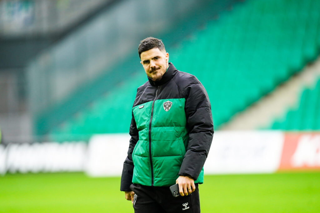 ASSE - Après une saison blanche, un joueur de Saint-Étienne annonce quitter le club !