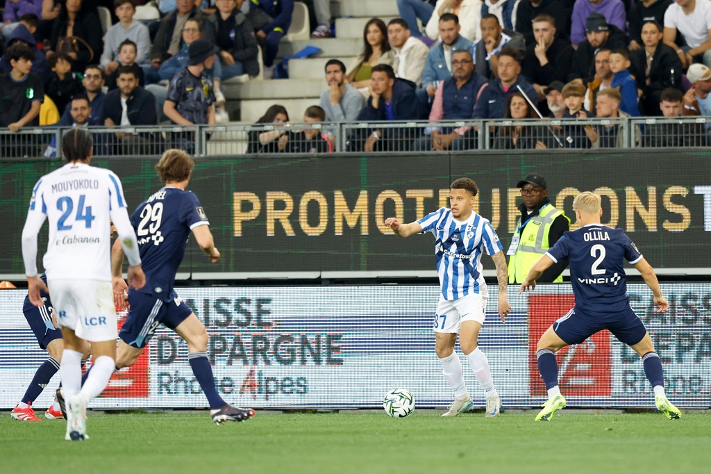 Grenoble - Nesta Zahui promu parmi les pros