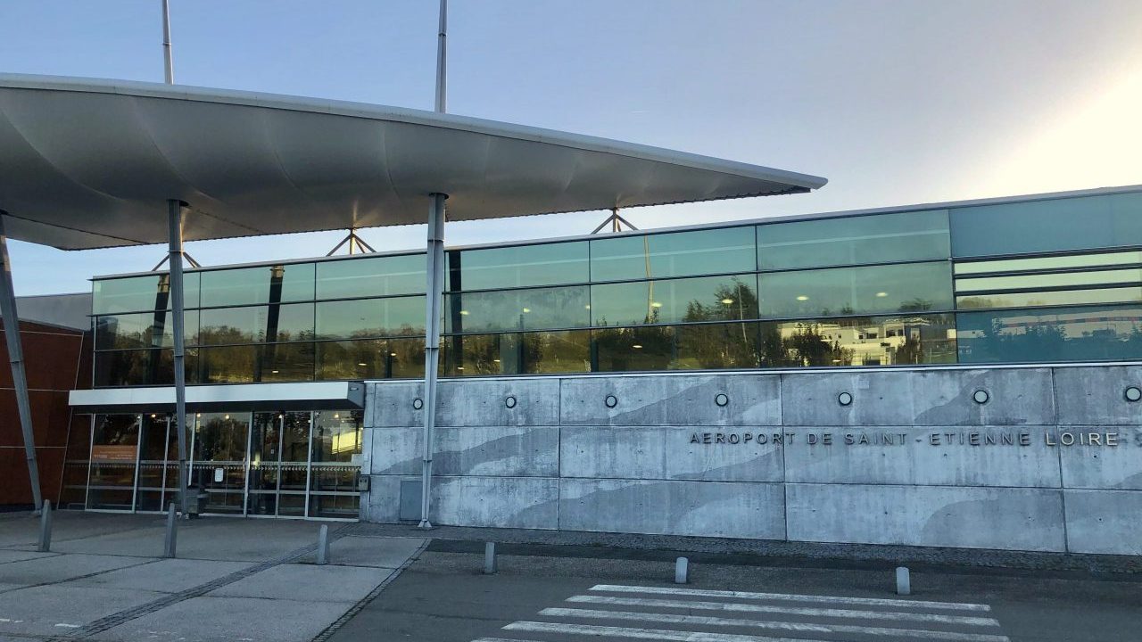 Aéroport: l’association Forez Agir lance une pétition pour stopper les financements publics