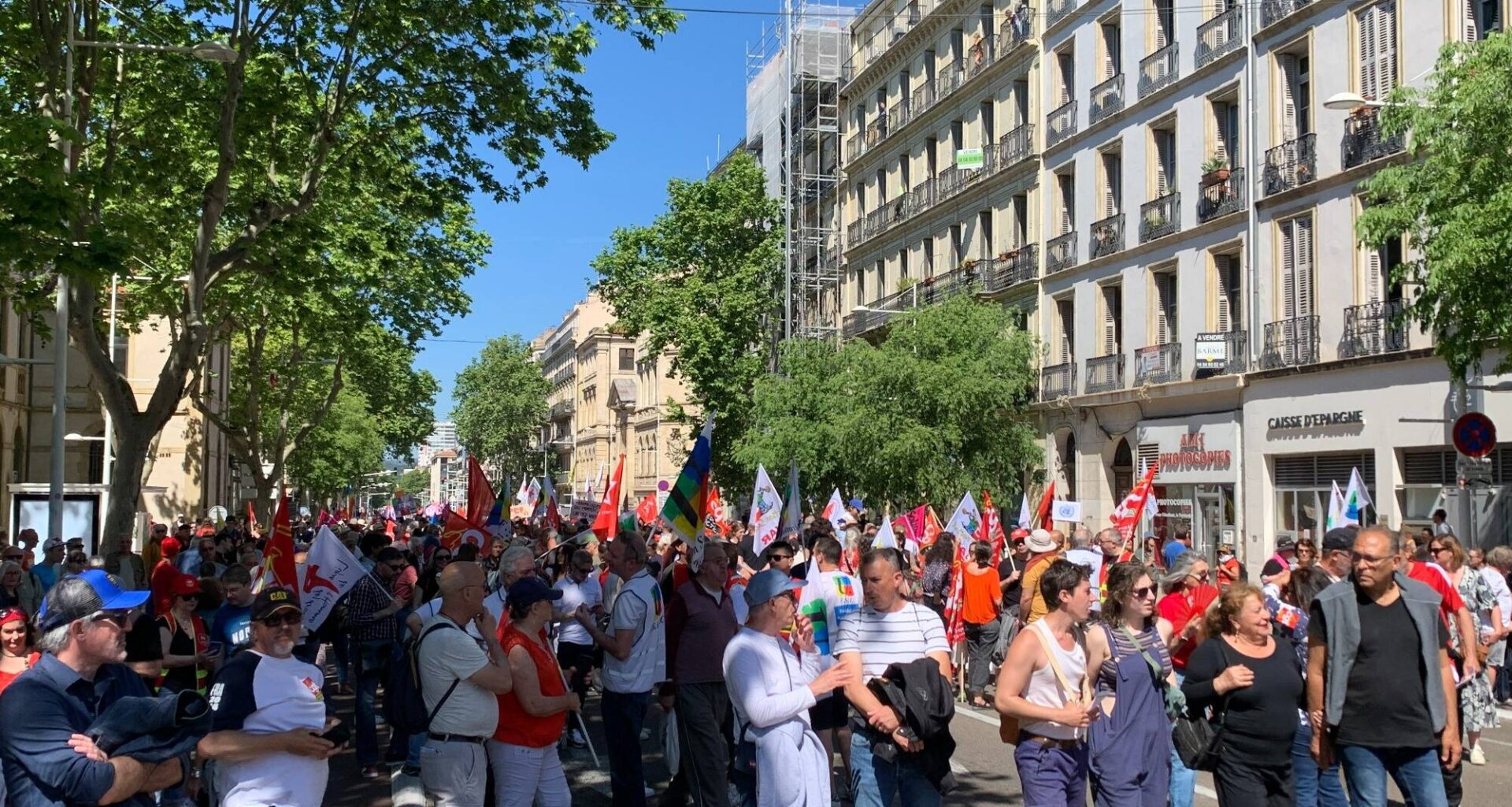 1er-Mai: entre 900 et 2.000 personnes pour un rassemblement "joyeux" à Toulon