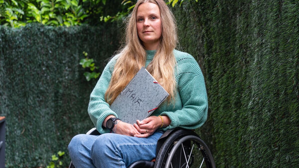 Paraplégique après un accident, Laura, 25 ans, porte plainte contre son assureur