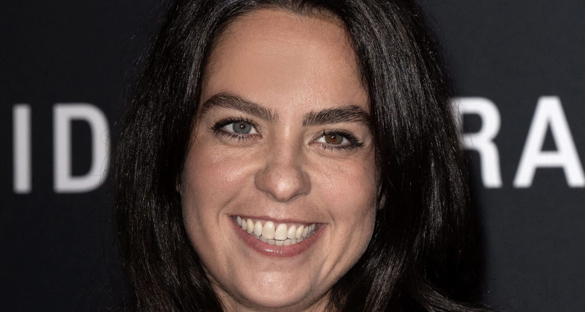"Il m’a mis une pression", Anouchka Delon, ce reproche qu’elle a aujourd’hui à faire à son célèbre père