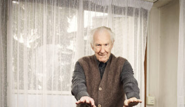 Alain Badiou, classique de son vivant – Libération