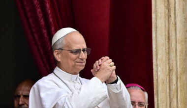 Le pape Léon XIV réclame la paix en Ukraine et à Gaza après sa première prière dominicale à Rome – Libération