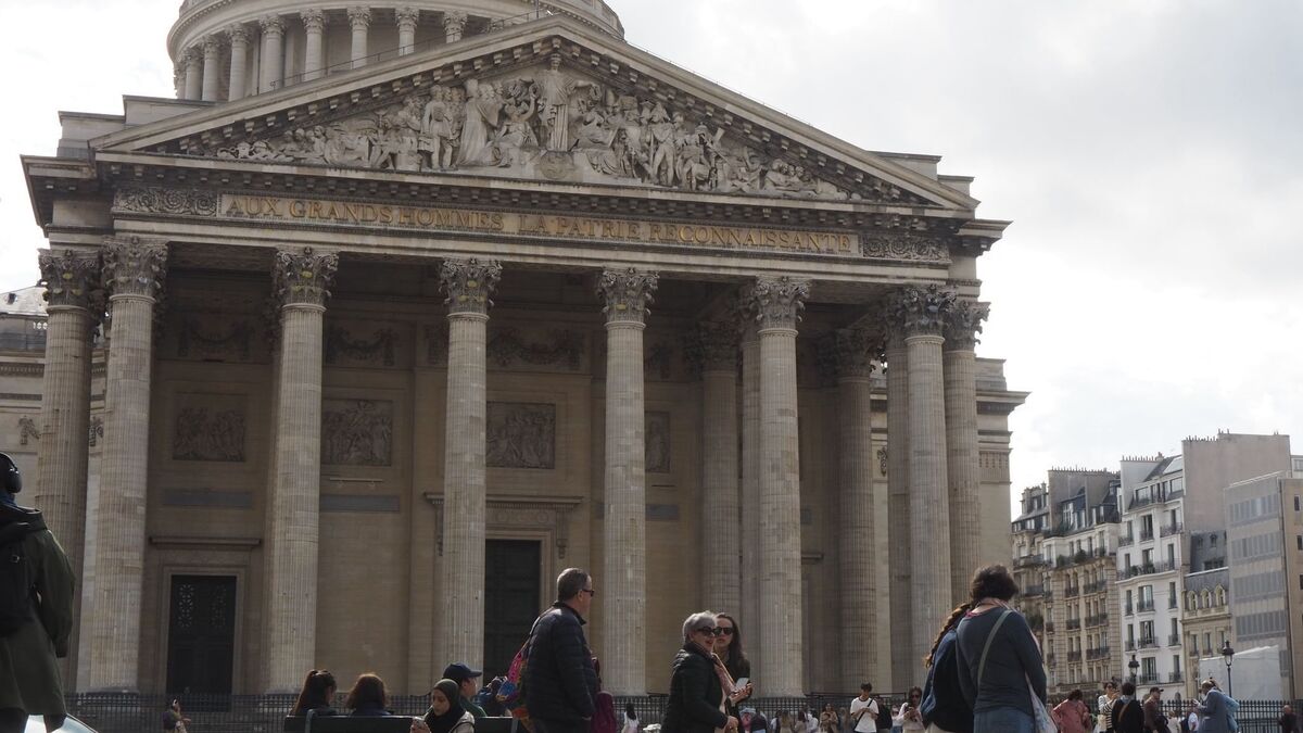 Chute mortelle d’une lycéenne depuis le toit du Panthéon : la piste du suicide se confirme