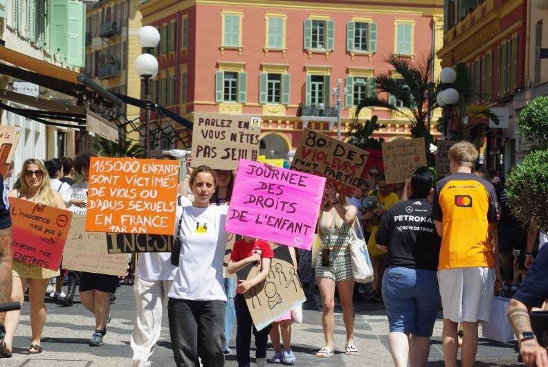 Une centaine de participants à la marche pour la défense des droits des enfants à Nice