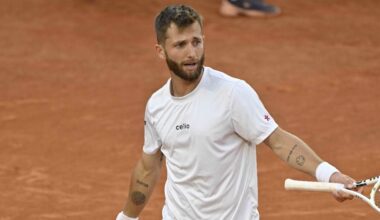 Roland Garros > Moutet au public avant d'affronter Djokovic au deuxième tour : "Mettez-vous d’accord si vous voulez du spectacle ou pas parce que là, je n'étais pas trop sûr. Parfois, j’avais l’impression que je vous satisfaisais, et après, vous étiez déçus..."