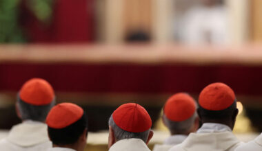 « Si je suis élu, je m’enfuis en Sicile » : un cardinal se désiste de la course au Saint-Siège