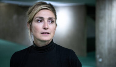 L’embarrassante affaire autour d’un film de Julie Gayet, d’un dîner à l’Elysée et d’un colossal contrat de Rafale avec l’Inde – Libération