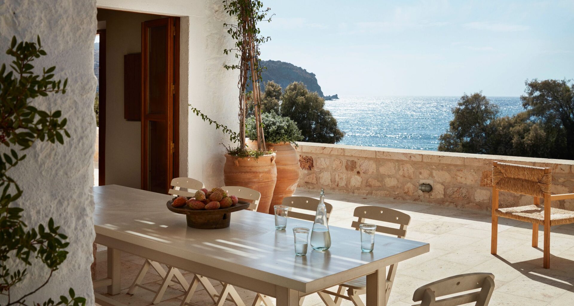 En Grèce, une maison d'architecte insulaire sur l’île de Patmos