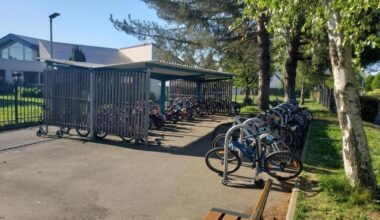 Pourquoi n’y a-t-il pas plus d’abris couverts pour les vélos dans cette ville près de Rennes