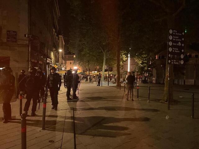 photo la crs 82 est intervenue place sainte-anne, dans la nuit du 1er au 2 mai 2025.  ©  ouest-france