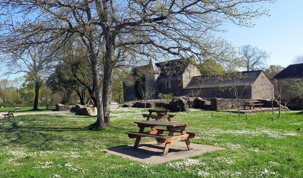 À Saint-Herblain, la longère de la Bégraisière fête la nature