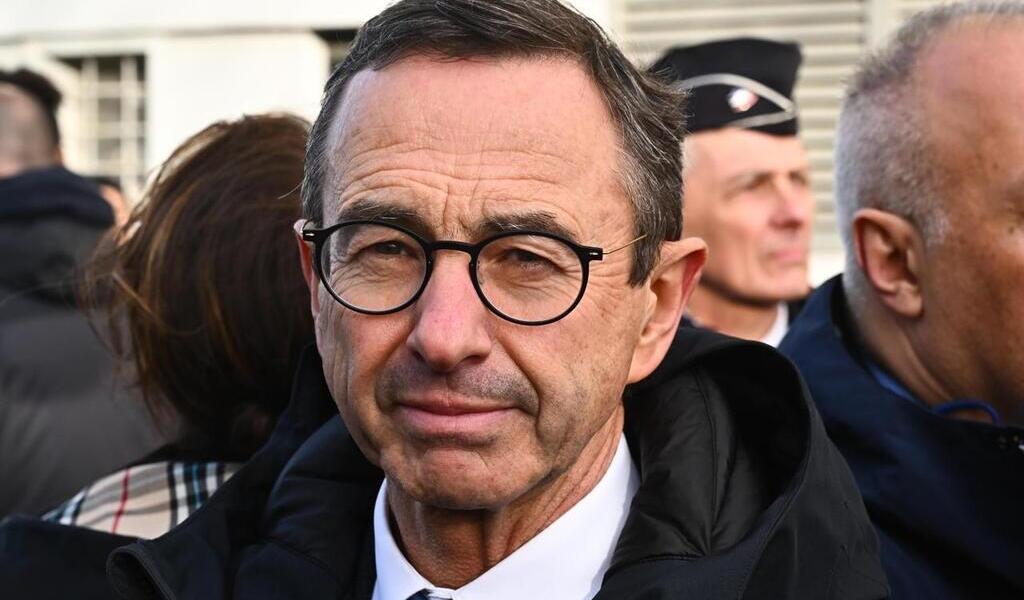 Naturalisation : une nouvelle circulaire de Bruno Retailleau adopte un ton plus restrictif