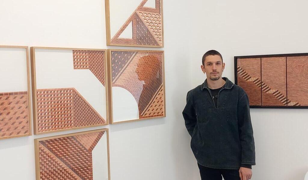 L’aquarelliste Gaël Darras se joue des murs et expose à Nantes