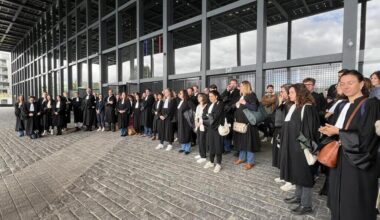 Des applaudissements de soutien du barreau de Nantes pour des avocats en danger dans le monde