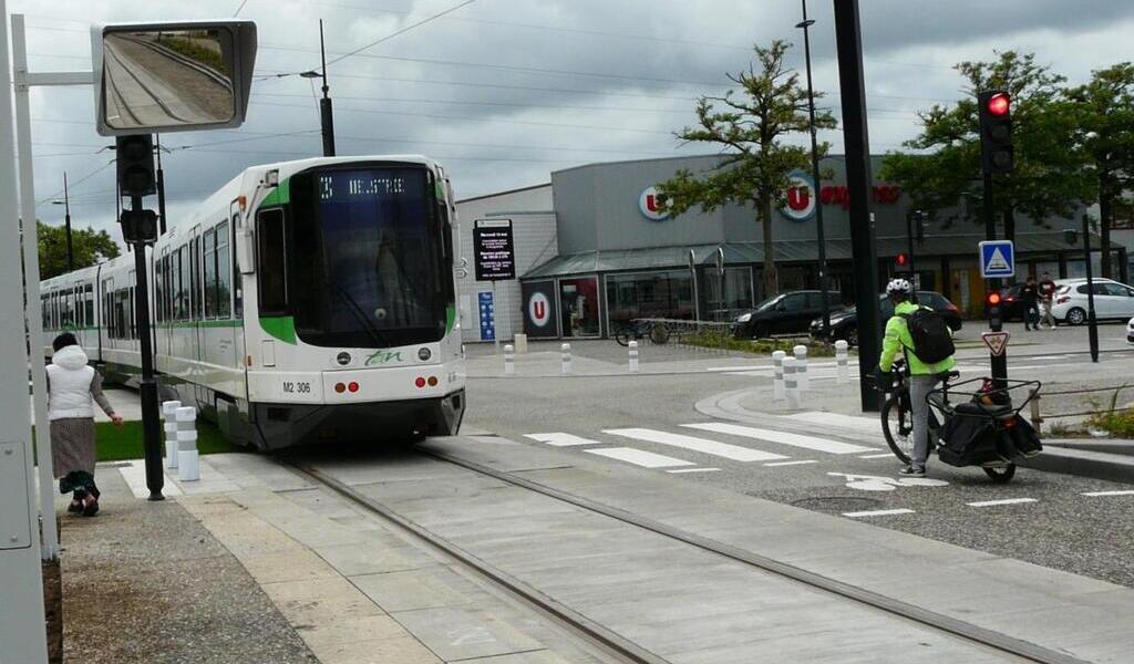 Bouguenais. Tu dis : « Ouf ! Le tramway a repris son service »