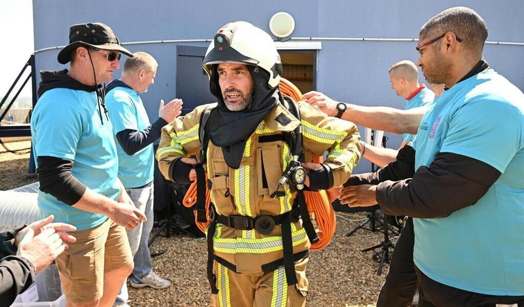 EN IMAGES. À Rennes, ces pompiers grimpent les 493 marches des Horizons avec 20 kg sur le dos