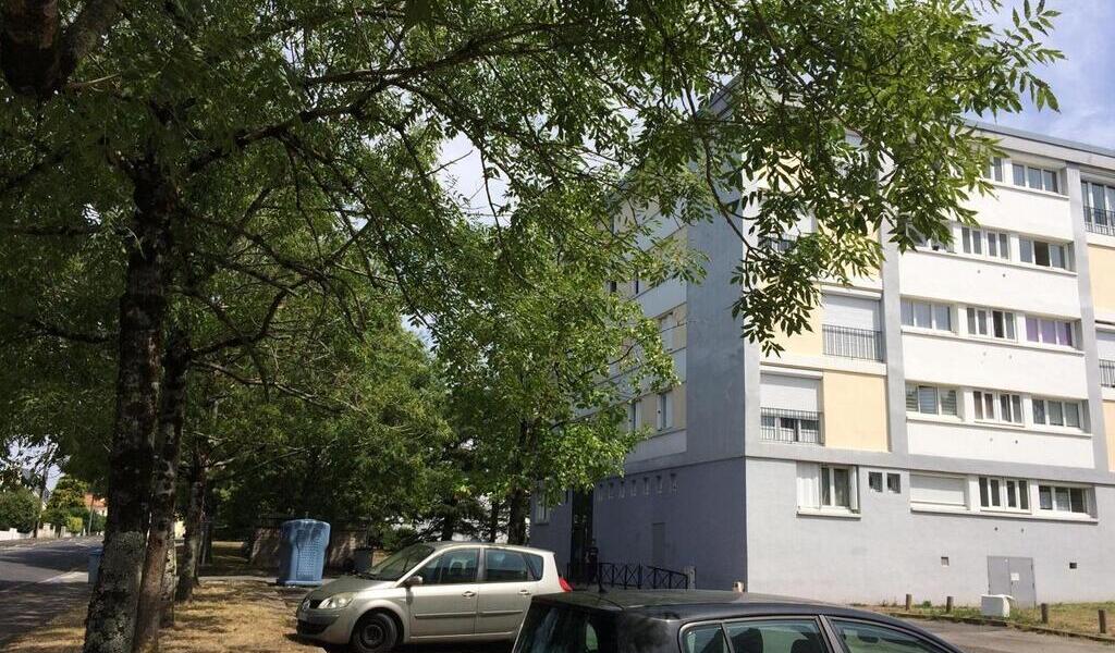 Cinq jours pour examiner la mort d’Esteban, 18 ans, tué par balles au pied d’un immeuble