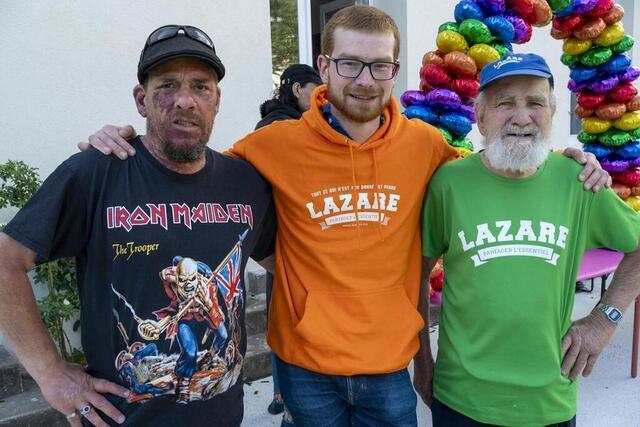 photo stéphane, éric, colocataire actif et baptiste, octogénaire, qui fut un des premiers colocataires lazare dans une maison à nantes (loire-atlantique).  ©  ouest-france