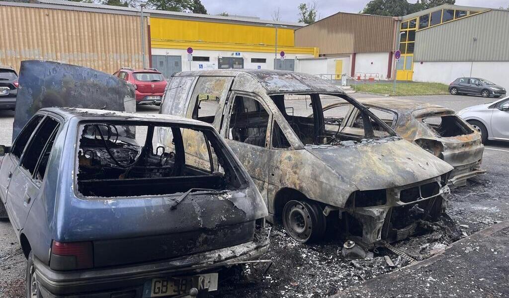 Deux incendies de voitures dans deux quartiers de Nantes, au même moment