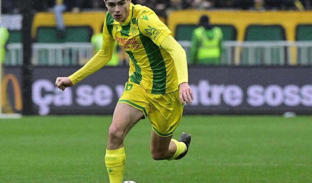 FC Nantes. Louis Leroux et Demaine Tabibou en équipe de France U20 . Sport
