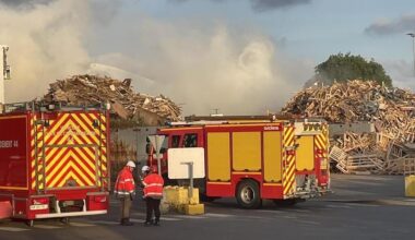 Incendie dans une déchèterie à Couëron : les fumées analysées, aucun élément toxique