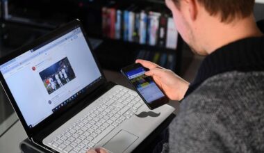 Comment cette entreprise a fait d’un maître-nageur ou d’un coiffeur des informaticiens ?