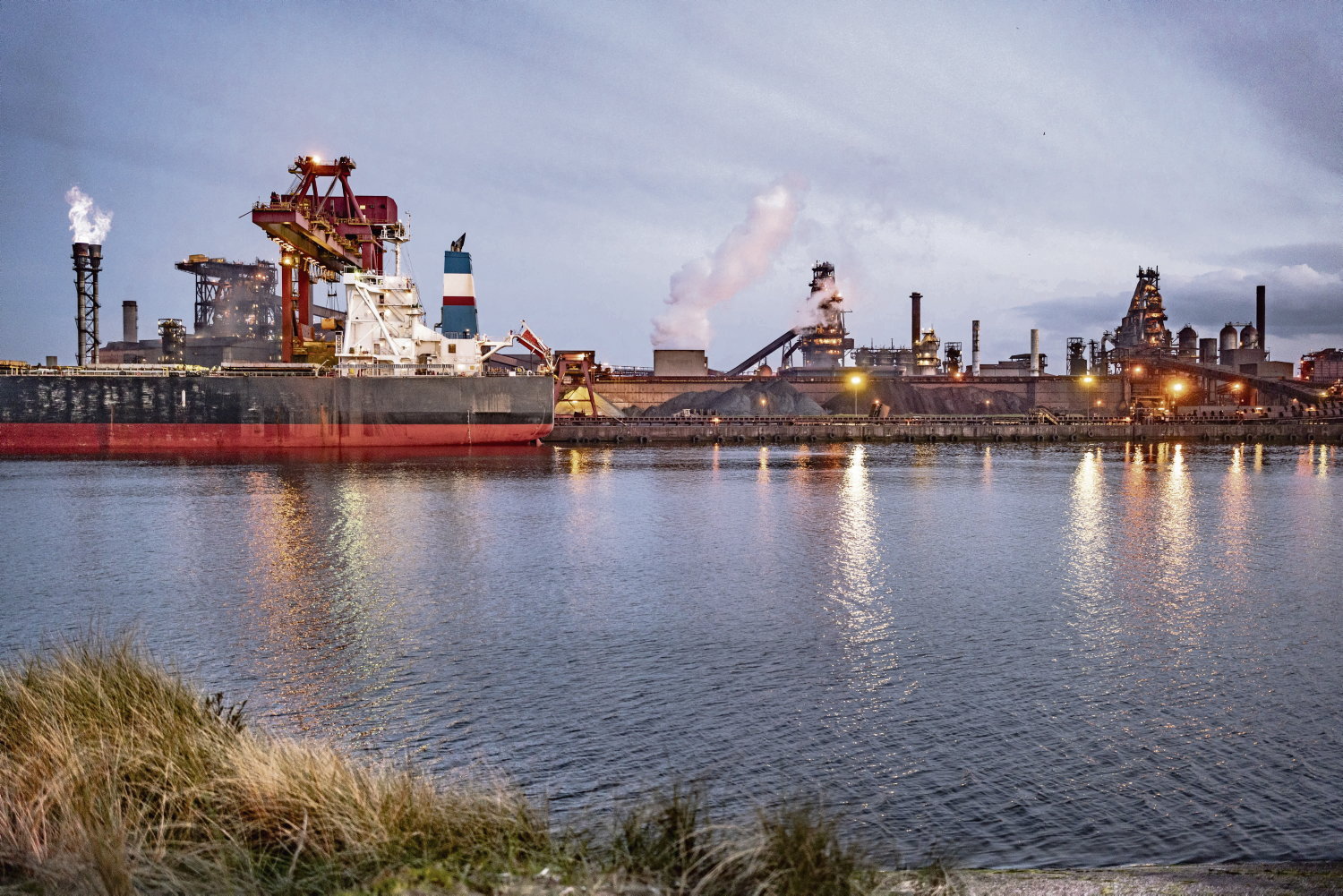 « Si ArcelorMittal tombe, c’est l’ensemble de l’industrie du nord qui va tomber » : pourquoi il faut nationaliser les hauts-fourneaux