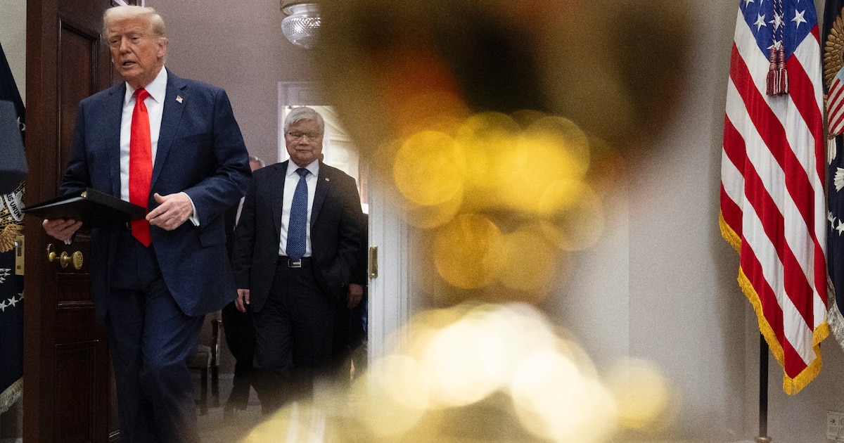 Le président américain Donald Trump et le patron de TSMC C.C. Wei, le 3 mars 2025 à la Maison Blanche