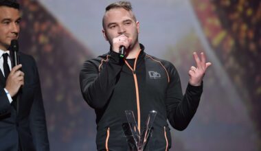 Les forces de l'ordre ont interpellé 33 personnes en marge de deux concerts du rappeur marseillais Jul. PHOTO © NIVIERE/SIPA