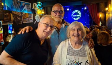 « Ils ont tellement plus de choses à raconter » : le stand-up pour seniors naît à Marseille avec les « Thés marrants »
