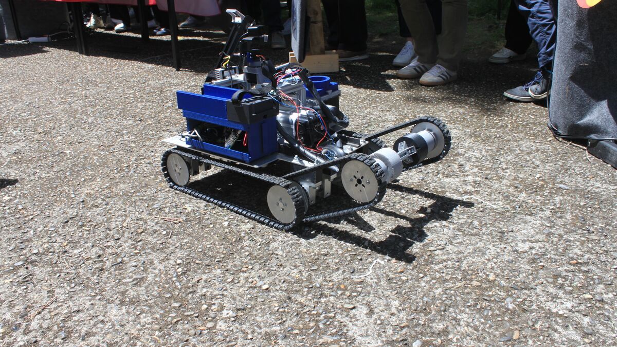 Risques chimiques, incendies : des étudiants toulousains ont conçu des robots explorateurs pour les pompiers de l’Aude