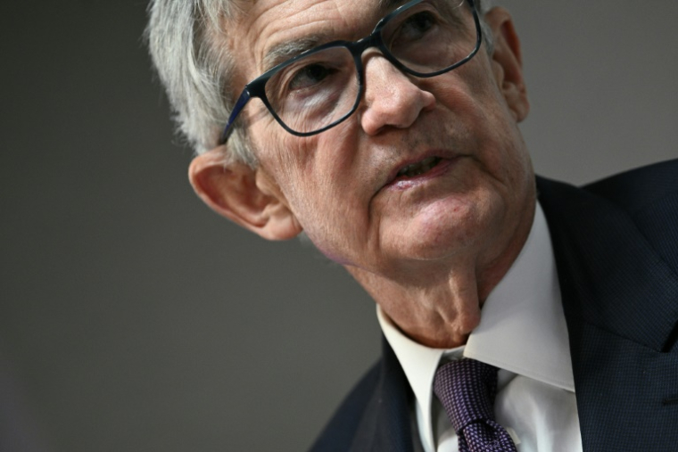 Le président de la Réserve fédérale des Etats-Unis (Fed), Jerome Powell, s'exprime lors d'une conférence à Arlington, dans l'Etat de Virginie aux Etats-Unis, le 4 avril 2025 ( AFP / Brendan SMIALOWSKI )