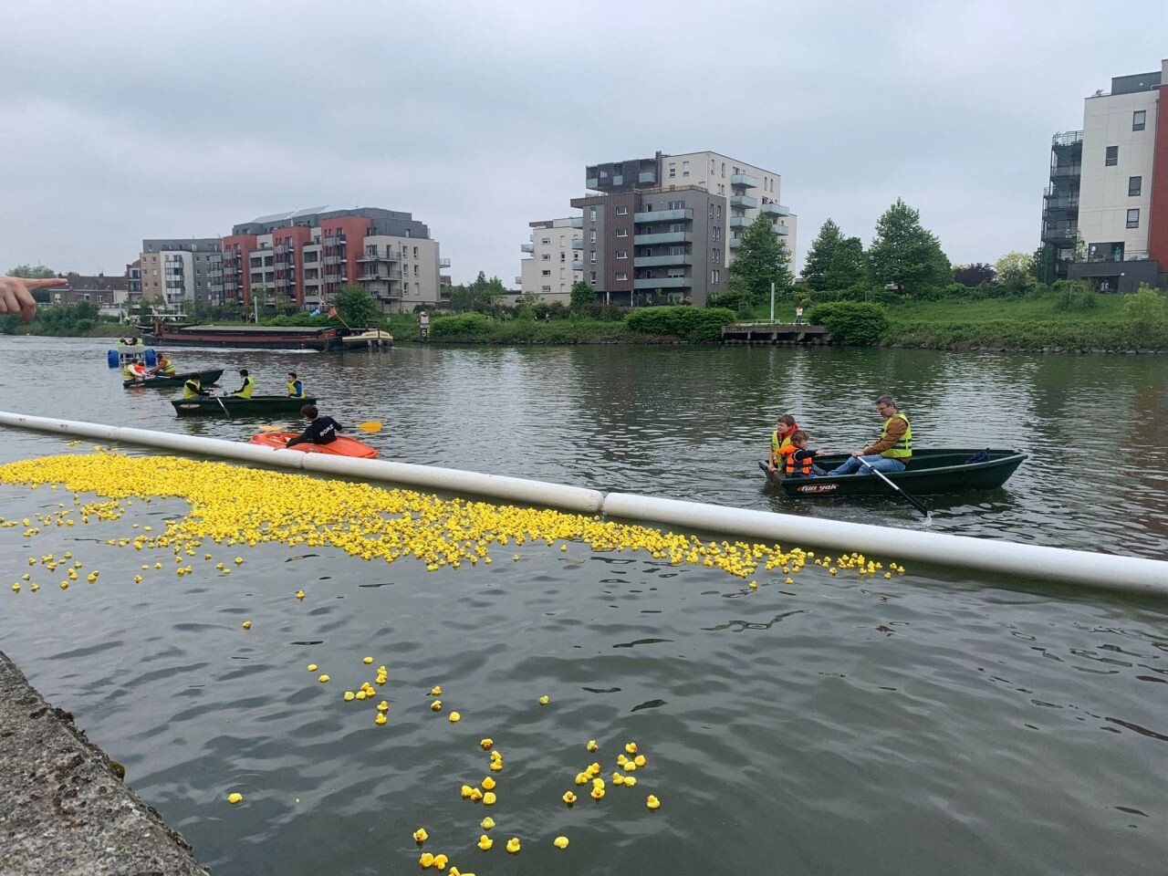 La Madeleine. Voici quand revient la traditionnelle course de canards en plastique dans la Deûle