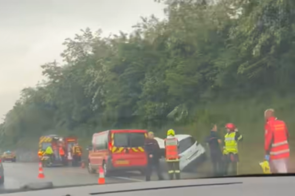 Au niveau du PK 45, un accident routier aggravé est en cours.