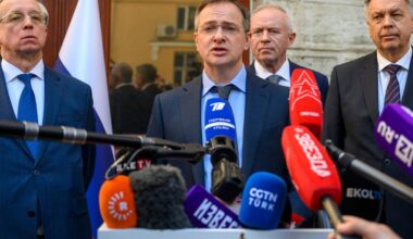 Vladimir Medinski, le principal négociateur russe, sous le feu des projecteurs à Moscou