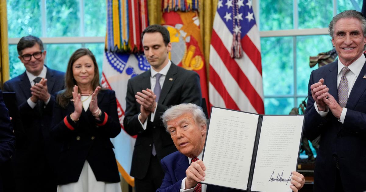 Tous les fabricants de smartphones s'exposent à des droits de douane de 25%, menace Donald Trump