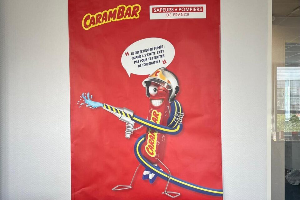 Des blagues et messages préventifs des pompiers s'invitent dans les papillotes Carambar, dès mai 2025.