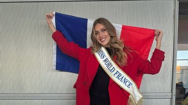 Agathe Cauet à son départ pour Miss Monde 2025, le 5 mai 2025.