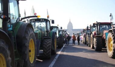 200 agriculteurs vont manifester à Paris lundi avec "quelques tracteurs"