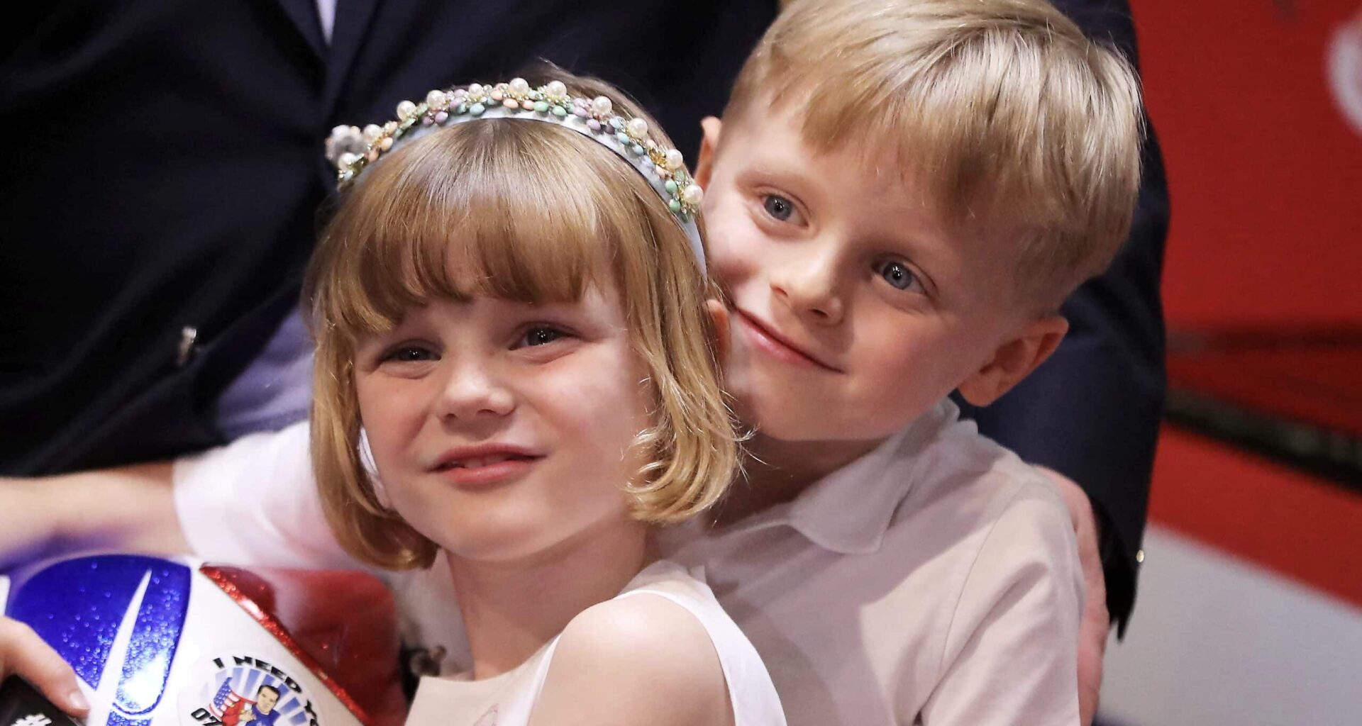 Albert II de Monaco : ses jumeaux Jacques et Gabriella réalisent leur première communion